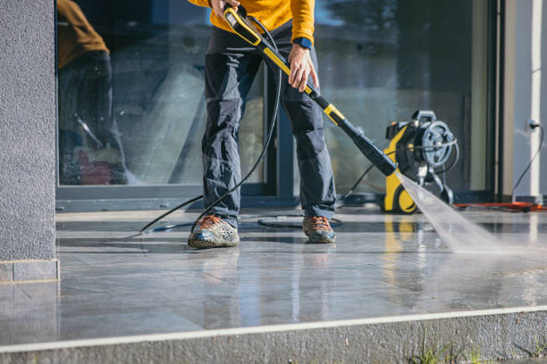 Best Garage Pressure Washing  in Greenport West, NY